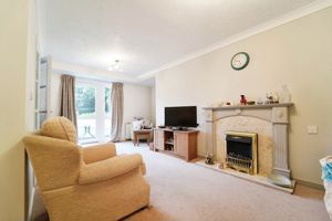 LIVING ROOM- click for photo gallery